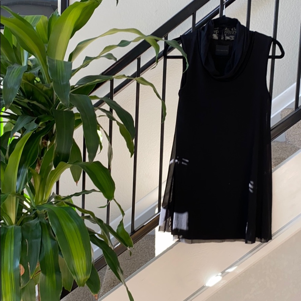 Black Mini Crowlneck Dress